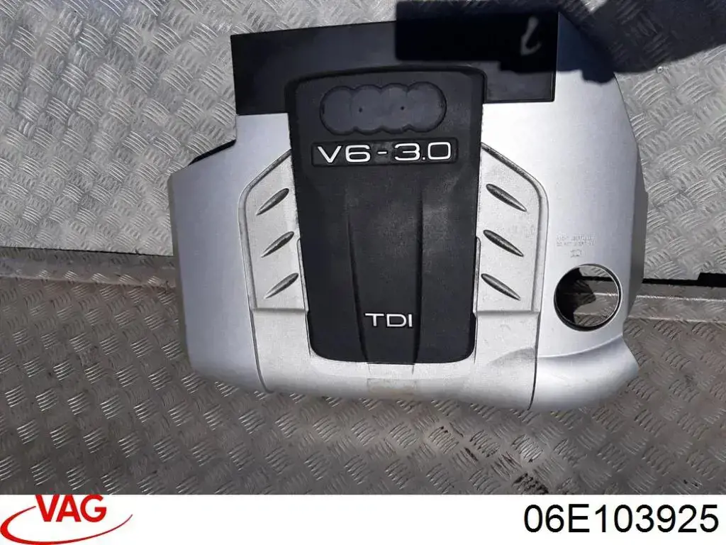 Pokrywa silnika dekoracyjna do Audi A6 C6 4F5