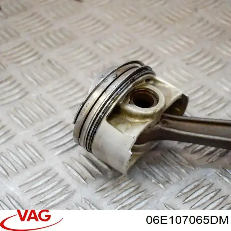 06E107065CL VAG tłok, komplet do jednego cylindru, std