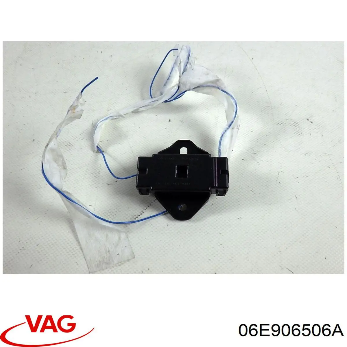 06E906506A VAG Króciec wentylacji kadłuba (separatora oleju)