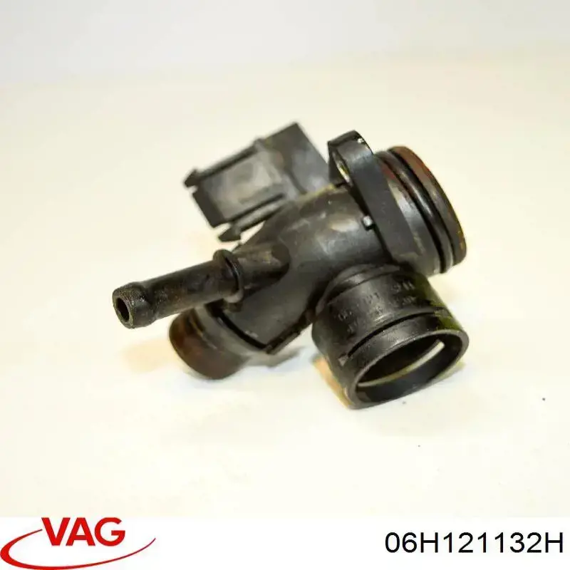 06H121132H VAG Kołnierz układu chłodzenia (trójnik)