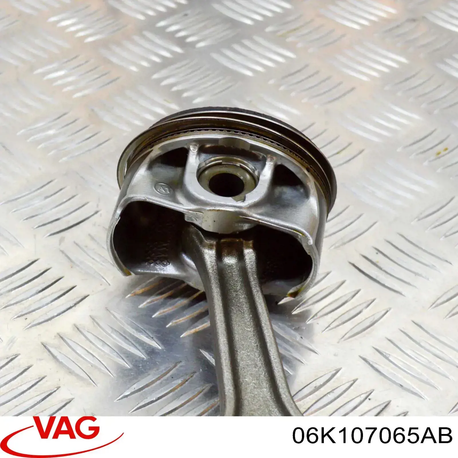 06K107065AB VAG Tłok, komplet do jednego cylindru, STD
