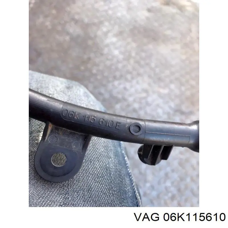 06K115610 VAG Prowadnica bagneta-wskaźnika poziomu oleju w silniku