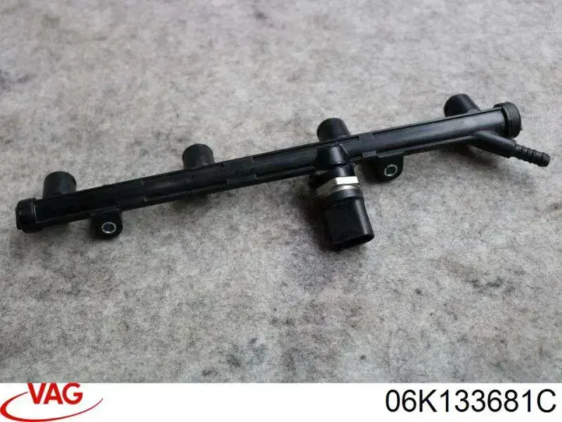 Rozdzielacz paliwa VAG 06K133681C cena, od 105,56 USD