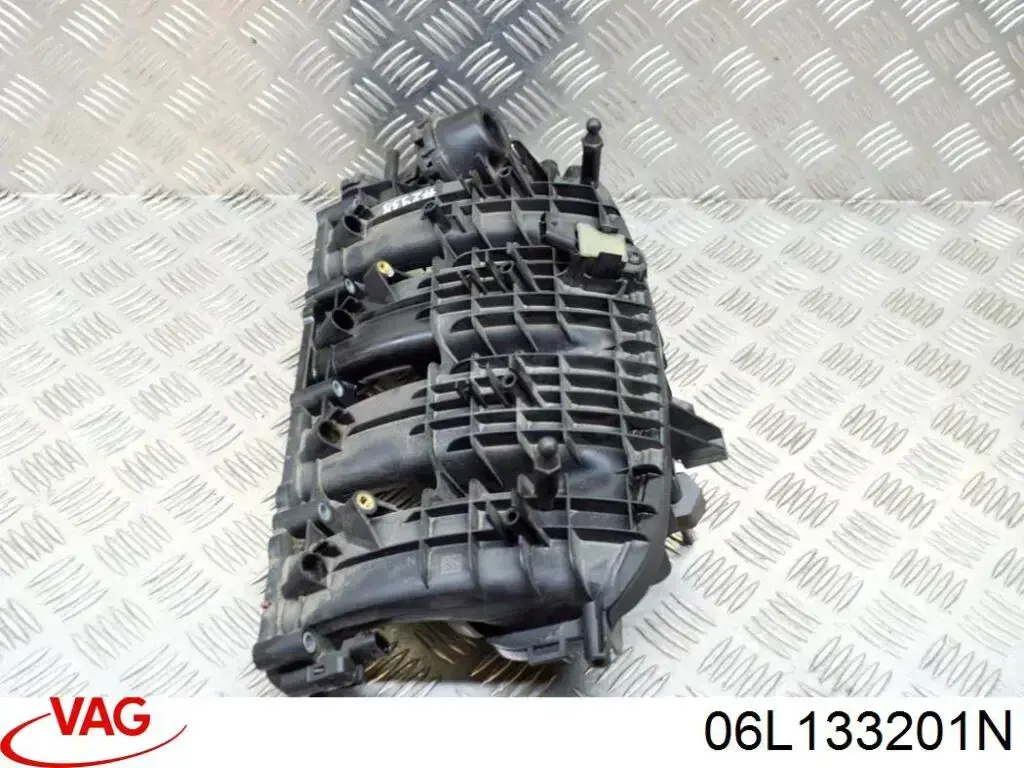 Kolektor ssący VAG 06L133201N cena, od 226,45 USD