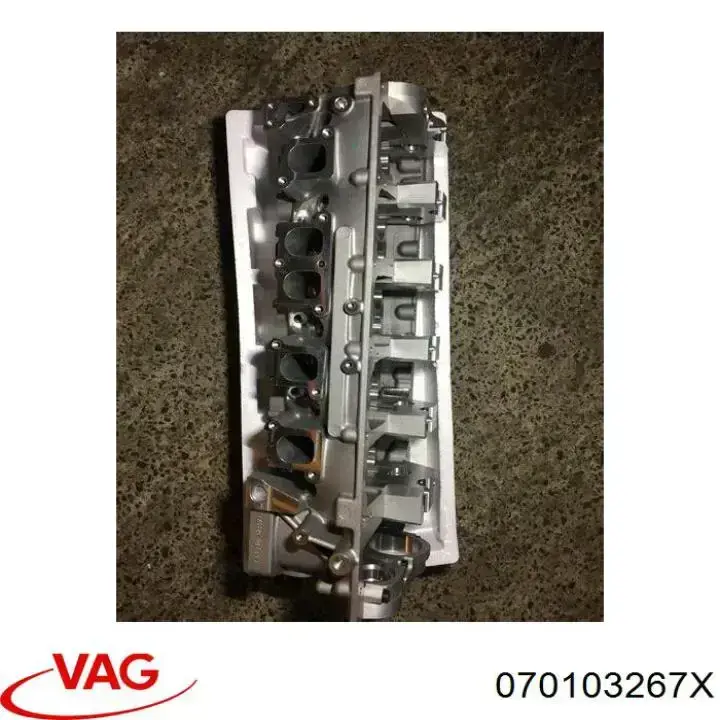 Do koszyka 070103267X VAG Głowica cylindrów