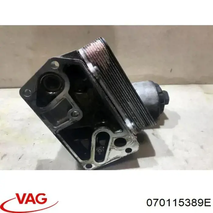 070115389E VAG Obudowa filtra oleju