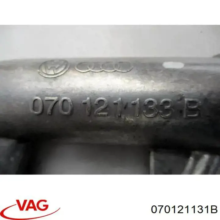 Do koszyka 070121131B VAG Kołnierz układu chłodzenia (trójnik)