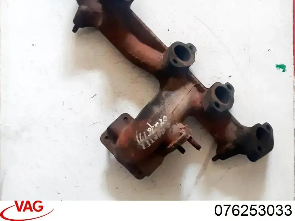 076253033 VAG Kolektor wydechowy