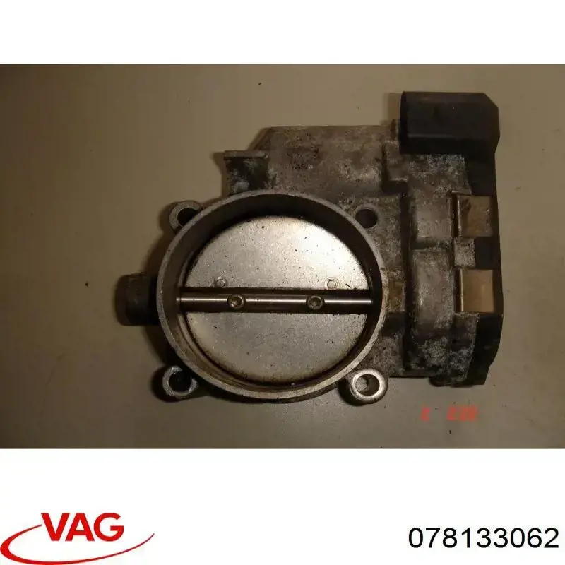 Przepustnica, komplet 078133062 VAG