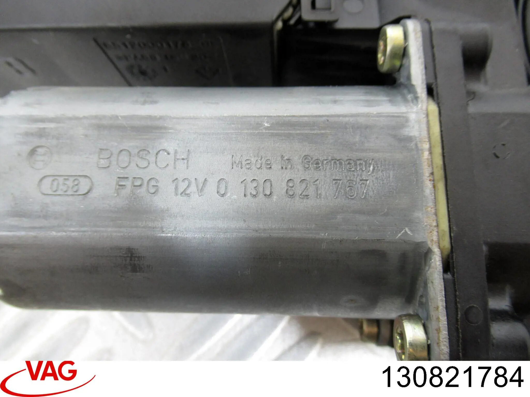 Silniczek podnośnika szyby drzwi tylnych lewych VAG 130821784 cena, od 39,16 USD