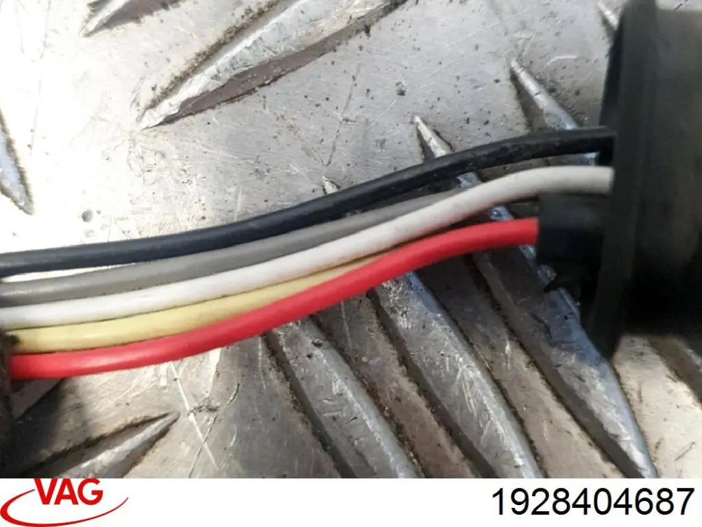 Sonda lambda czujnik tlenu przed katalizatorem VAG 1928404687 cena, od 124,29 USD