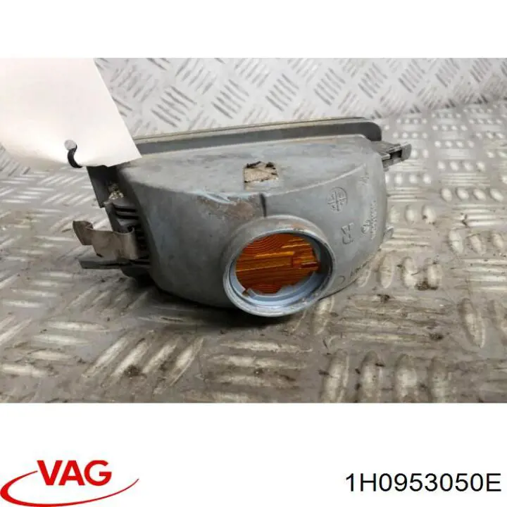 Kierunkowskaz prawy VAG 1H0953050E cena, od 15,47 USD