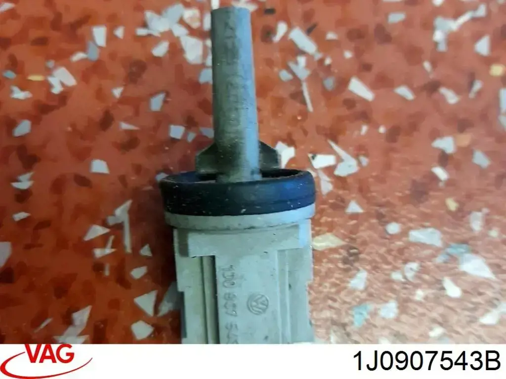 Czujnik temperatury płynu chłodzącego (włączenia wentylatora chłodnicy) VAG 1J0907543B cena, od 28,14 USD