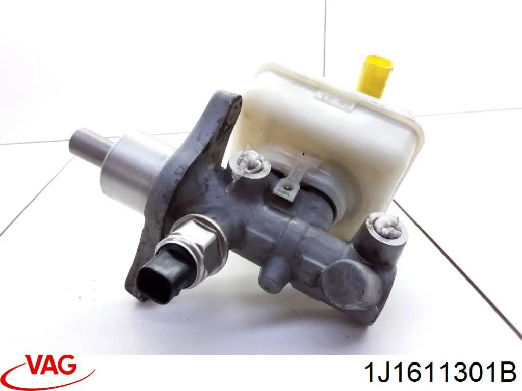 Główny cylinder hamulców Audi A4 Avant B5 kombi (8D5) (1994 - 2002) cena, od 54,21 USD