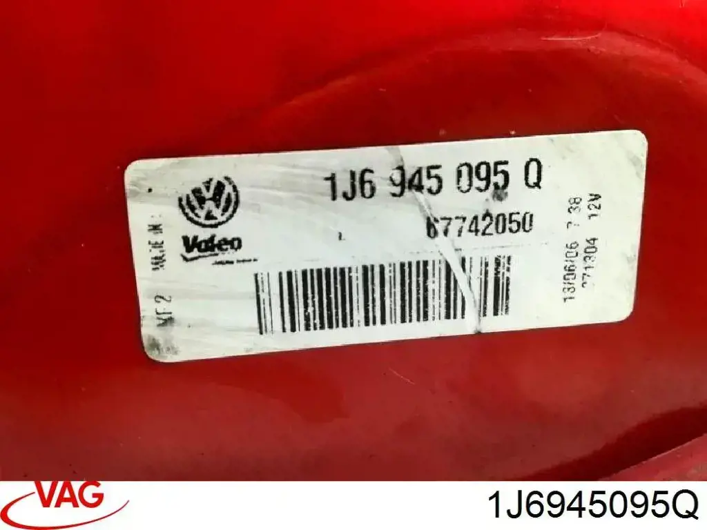 1J6945095Q VAG Lampa zespolona tylna lewa