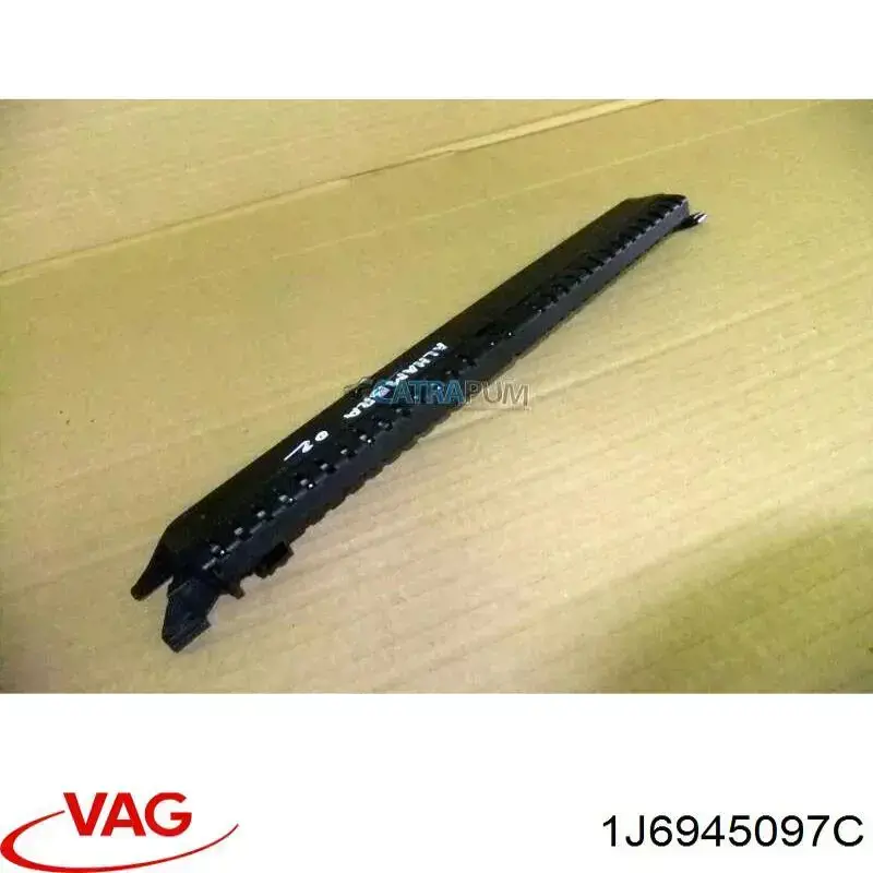 Do koszyka Lampa stop tylna dodatkowa Volkswagen Golf IV 1J1