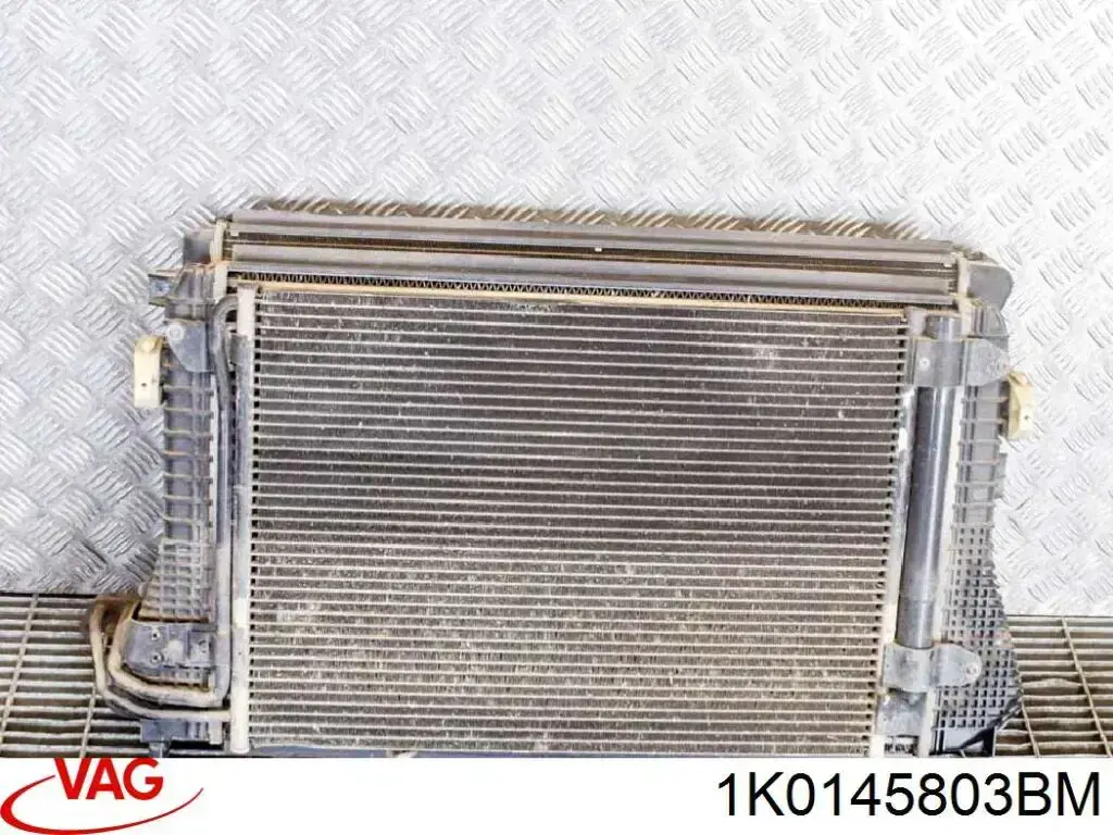Do koszyka 1K0145803BM VAG Chłodnica intercoolera