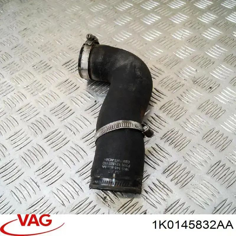 Do koszyka 1K0145832AA VAG Przewód (króciec) intercoolera