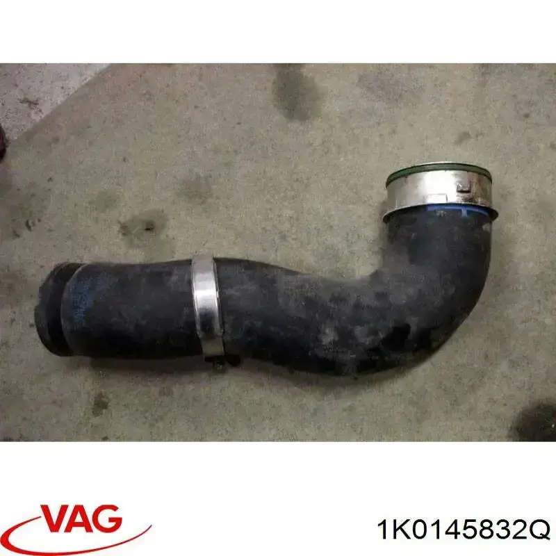 1K0145832Q VAG Przewód (króciec) intercoolera