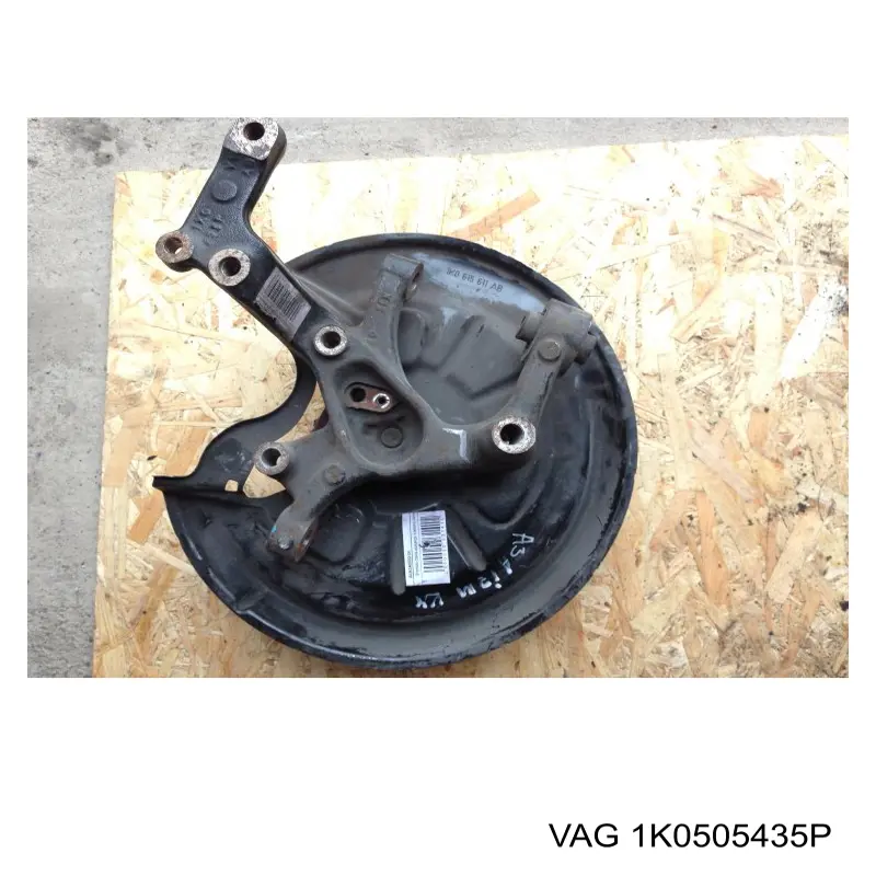 1K0505435P VAG Czop (zwortnica) tylny lewy