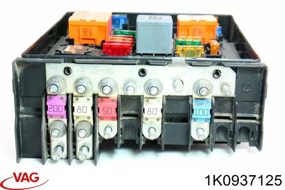 Do koszyka Skrzynka bezpieczników Audi A3  8P1