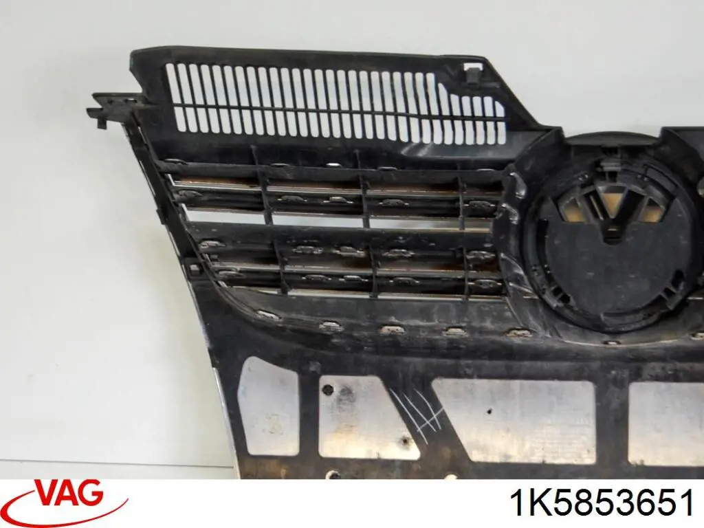 Atrapa chłodnicy 1K5853651 VAG