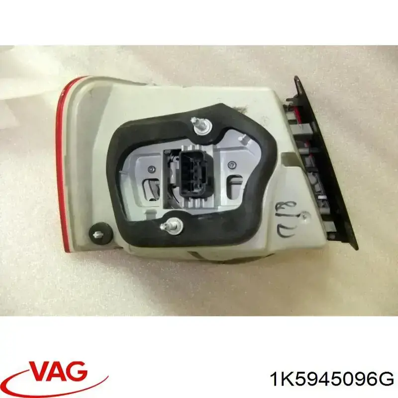 1K5945096G VAG Lampa zespolona tylna prawa zewnętrzna