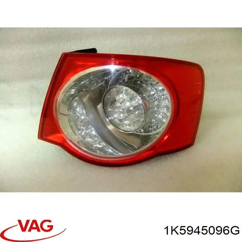 Lampa zespolona tylna prawa zewnętrzna VAG 1K5945096G cena, od 108,96 USD