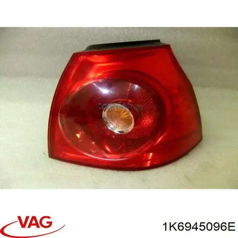 1K6945096E VAG Lampa zespolona tylna prawa zewnętrzna