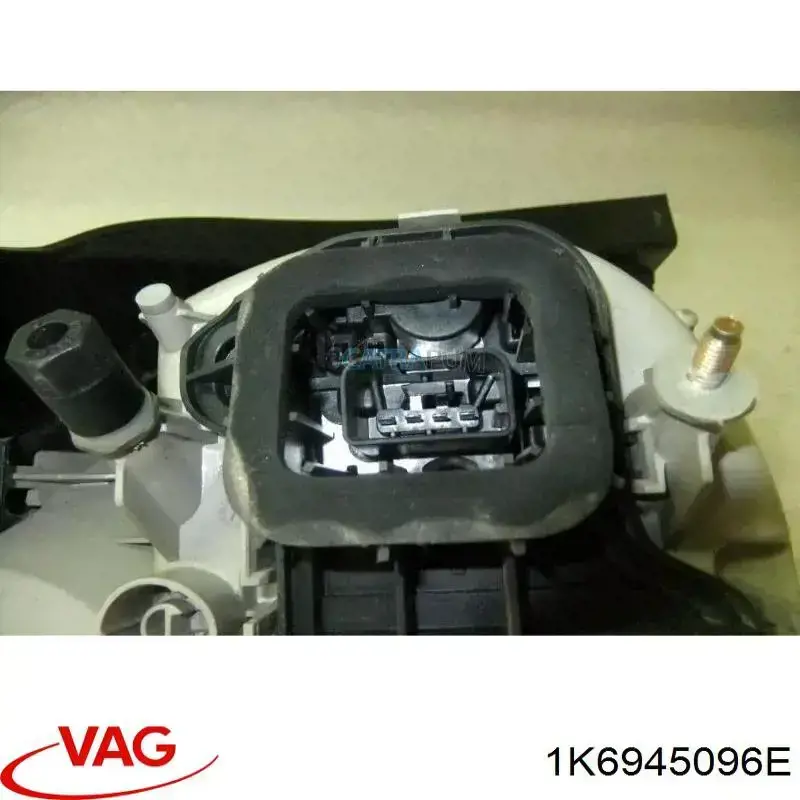 Lampa zespolona tylna prawa zewnętrzna VAG 1K6945096E cena, od 66,40 USD