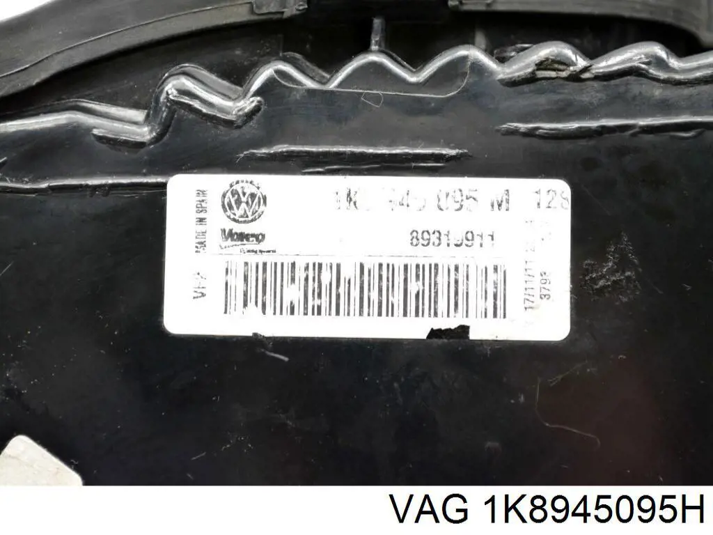 Lampa zespolona tylna lewa 1K8945095M VAG