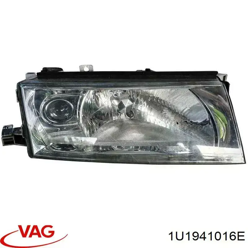 1U1941016E VAG Reflektor prawy
