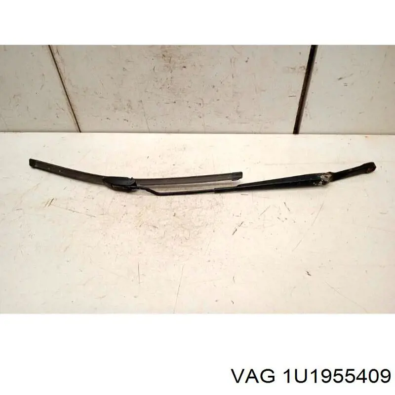 Ramię wycieraczki szyby przedniej VAG 1U1955409 cena, od 40,86 USD