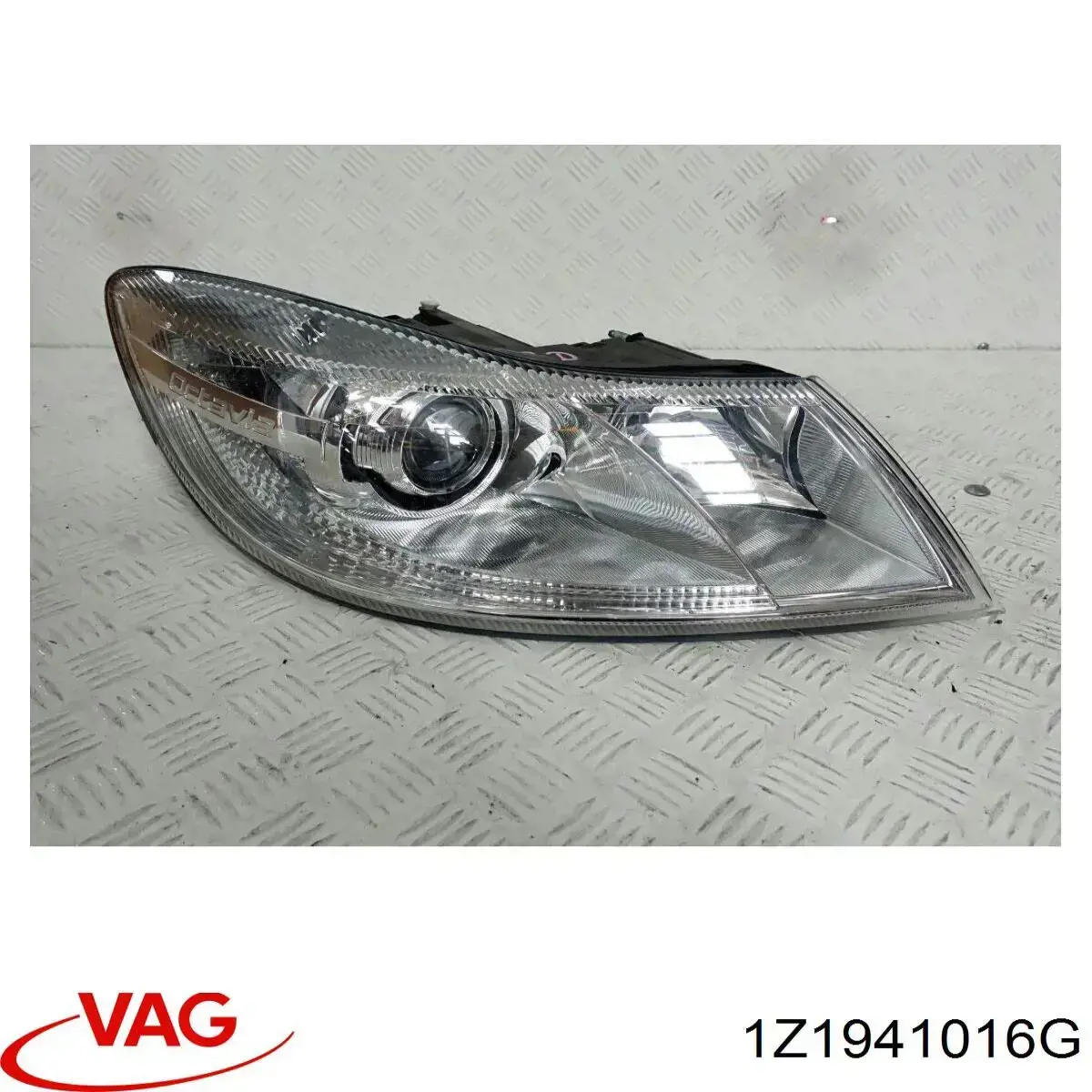 Reflektor prawy VAG 1Z1941016G cena, od 202,10 USD