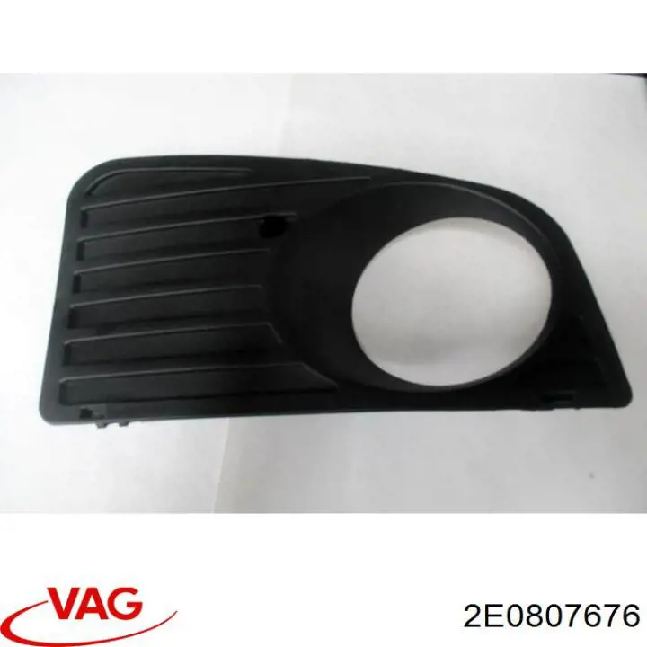 Zaślepka (kratka) lamp przeciwmgielnych zderzaka przedniego prawa VAG 2E0807676 cena, od 17,11 USD