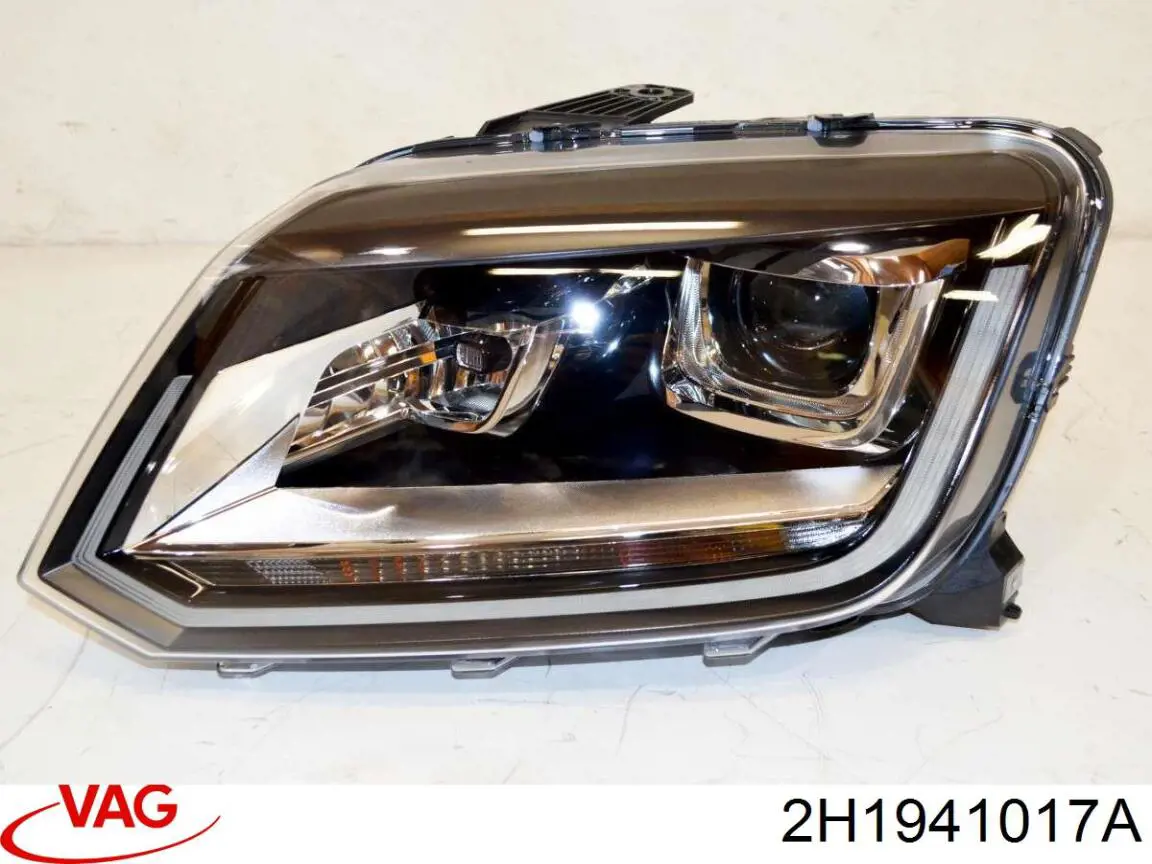 Reflektor lewy VAG 2H1941017A cena, od 582,73 USD