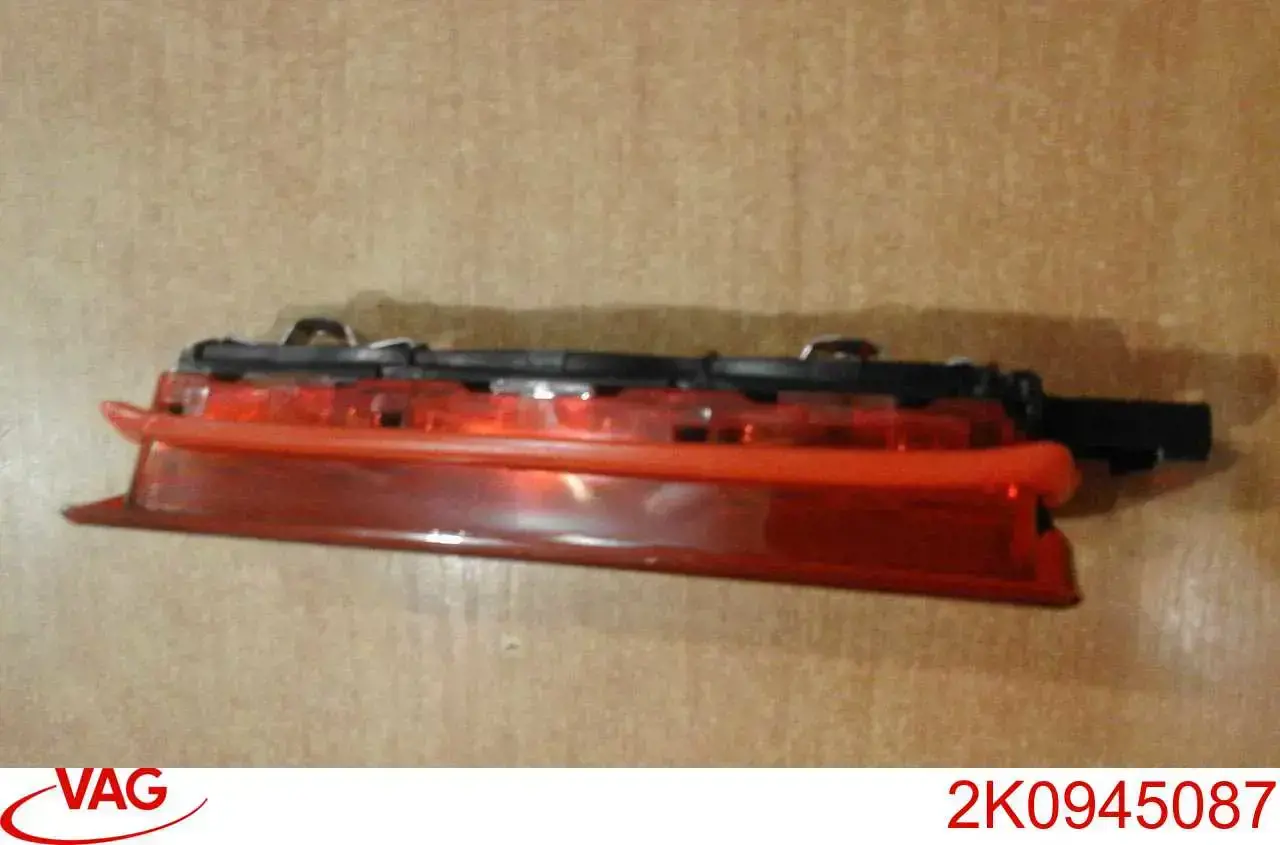 Lampa stop tylna dodatkowa VAG 2K0945087 cena, od 30,65 USD