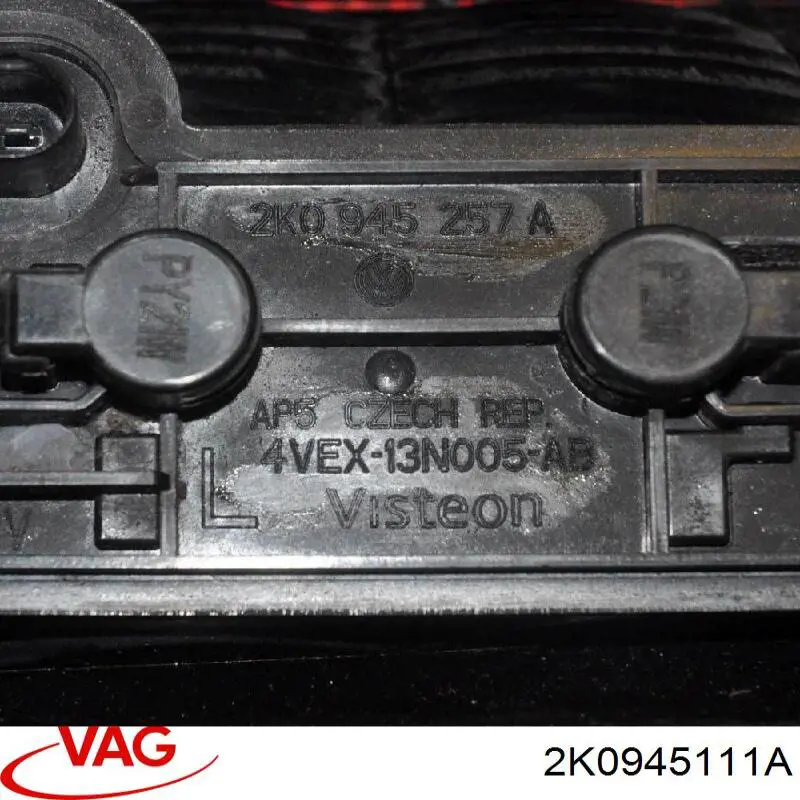 Lampa zespolona tylna lewa VAG 2K0945111A cena, od 65,36 USD