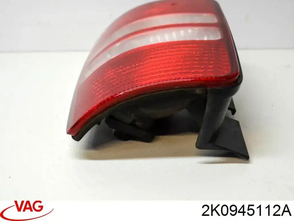 Lampa zespolona tylna prawa 2K0945112A VAG