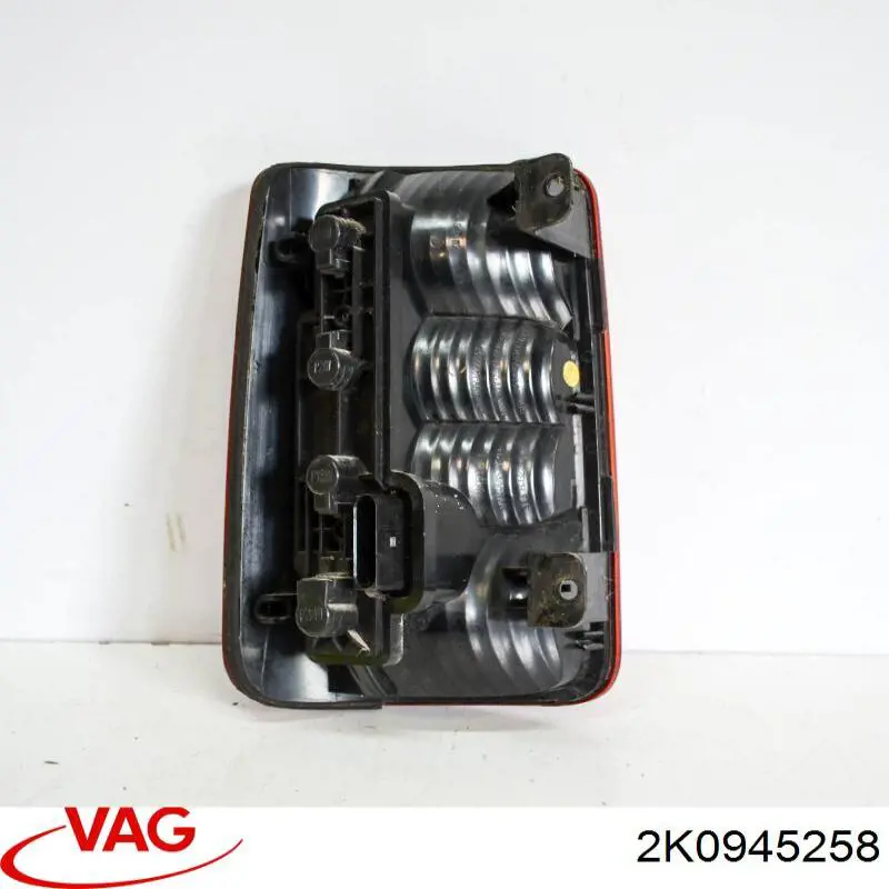 Do koszyka 2K0945258 VAG Panel mocowania lamp zespolonych