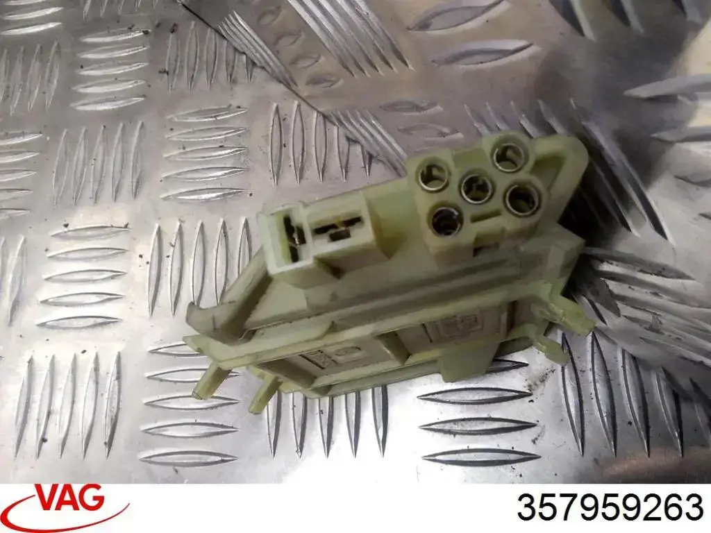 Do koszyka 357959263 VAG Rezystor wentylatora nagrzewnicy (ogrzewacza kabiny)