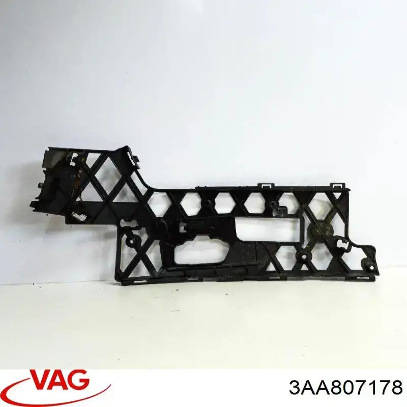 3AA807178 VAG Prowadnica zderzaka przedniego prawa