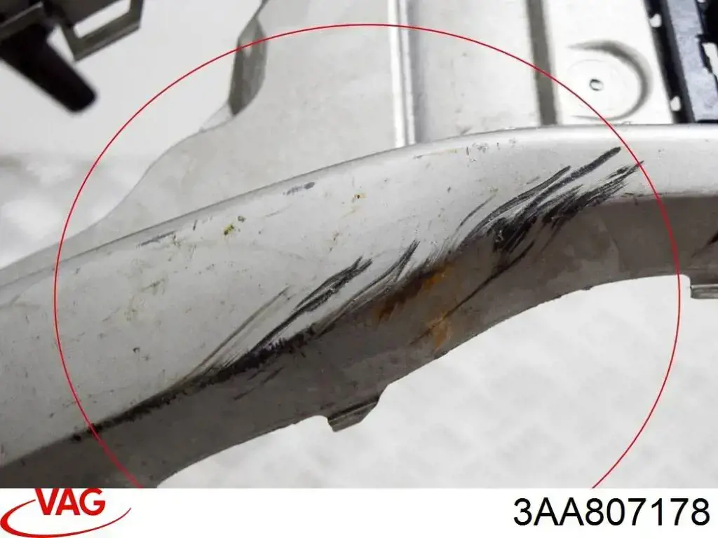 Prowadnica zderzaka przedniego prawa VAG 3AA807178 cena, od 16,01 USD