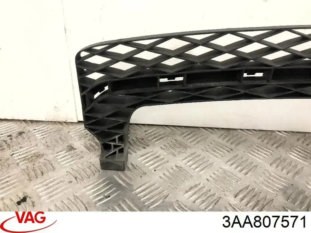 Wspornik zderzaka przedniego środkowy VAG 3AA807571 cena, od 45,97 USD