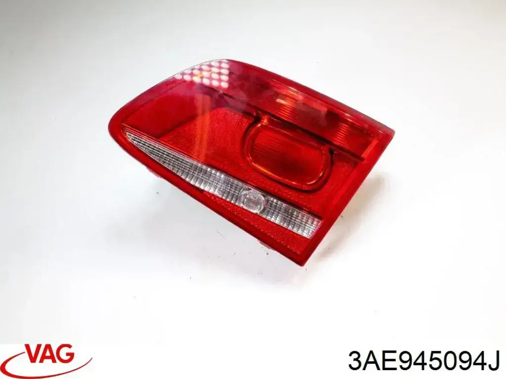 Lampa zespolona tylna prawa wewnętrzna VAG 3AE945094J cena, od 90,62 USD