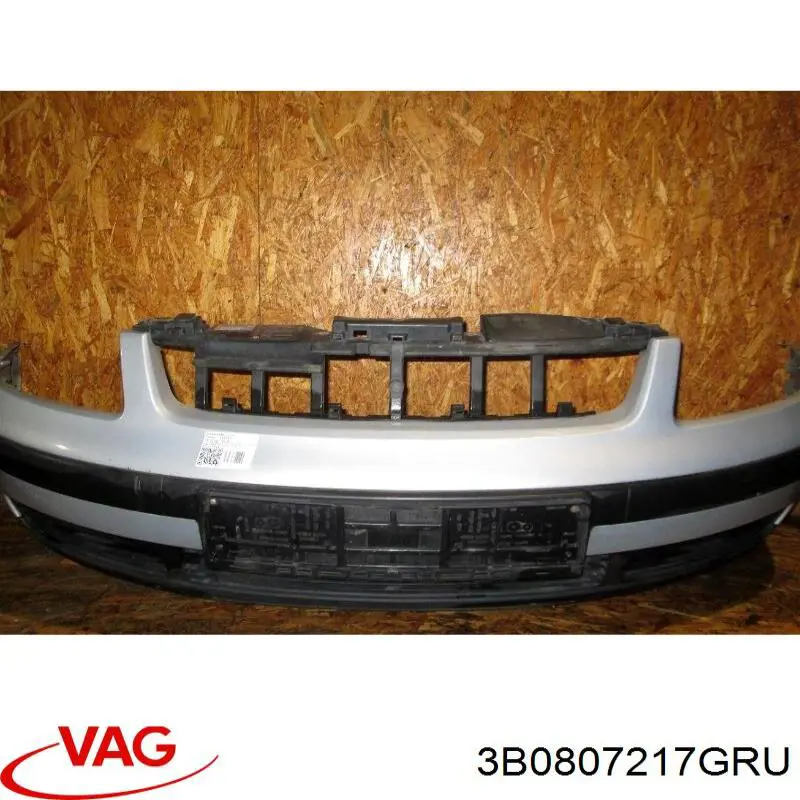 Zderzak przedni VAG 3B0807217GRU cena, od 95,80 USD