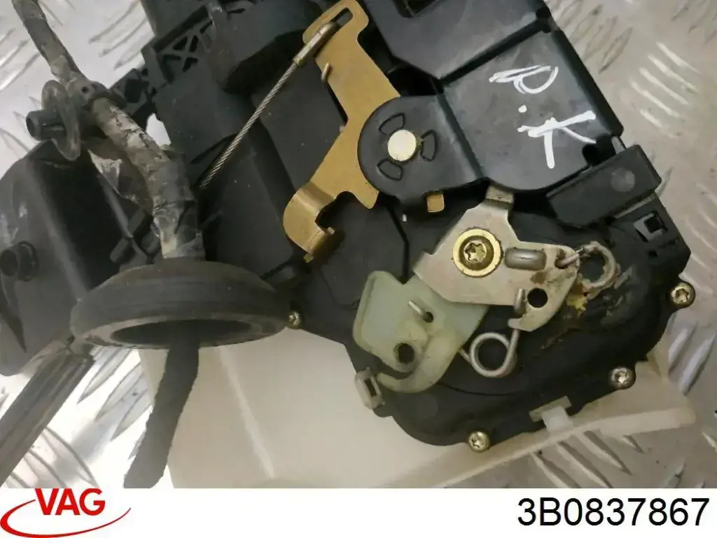 Do koszyka 6Q0837867 VAG Zamek drzwi przednich lewych