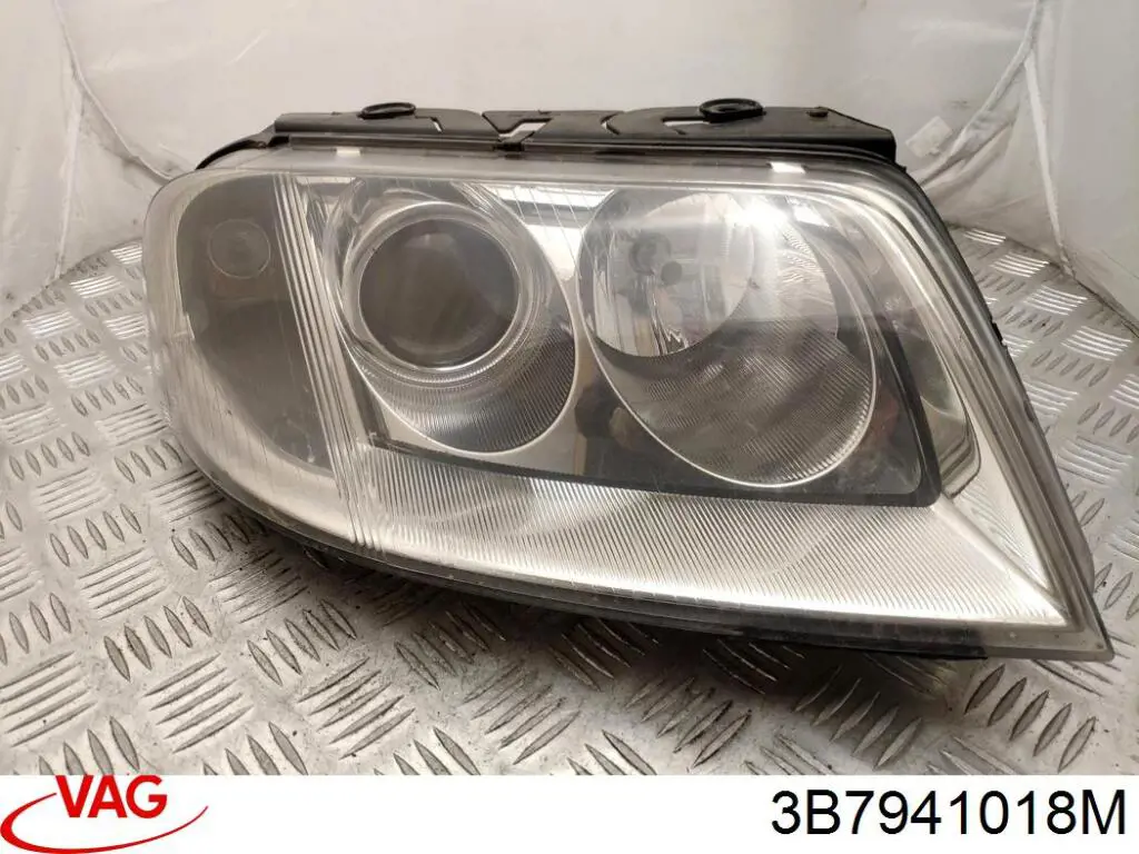 Do koszyka 3B7941018M VAG Reflektor prawy