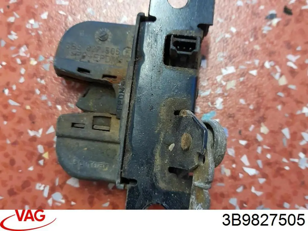 Zamek klapy bagażnika (3/5 drzwi tylnych) VAG 6L6827505 cena, od 25,54 USD
