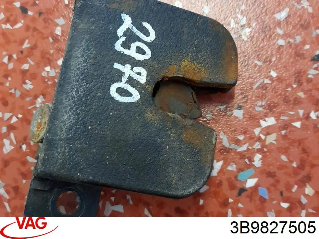 Do koszyka 6L6827505 VAG Zamek klapy bagażnika (3/5 drzwi tylnych)